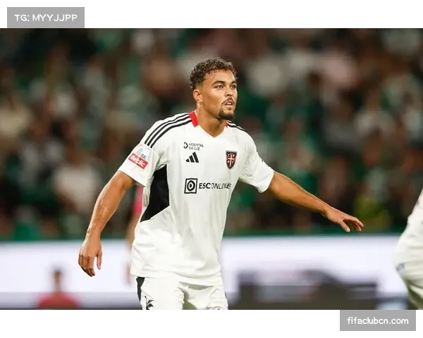 里昂后卫克鲁伊维特训练受伤 荷兰边卫小腿肌肉拉伤预计缺席三周