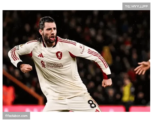 索博斯洛伊三射一正一进球 八次成功长传展现中场调度能力